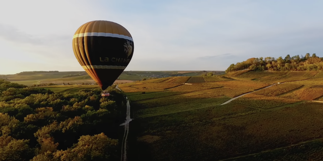 L’Expérience Inédite : en novembre 2020, DJ Ned, DJ Mast, et la violoniste Angie, en concert en Montgolfière au dessus du Vignoble de Champagne