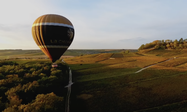 L’Expérience Inédite : en novembre 2020, DJ Ned, DJ Mast, et la violoniste Angie, en concert en Montgolfière au dessus du Vignoble de Champagne