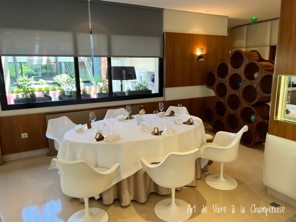 table dréssée de l'Assiette Champenoise Arnaud Lallement Chef 3 étoiles