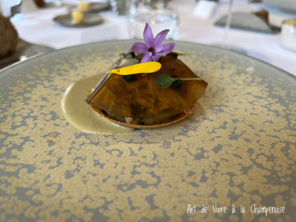 vue sur assiette gastronomique de l'Assiette Champenoise Arnaud Lallement Chef 3 étoiles