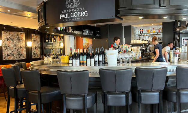 Reims : Le bistro des Anges, le bar-brasserie de copains en face de la cathédrale Notre-Dame