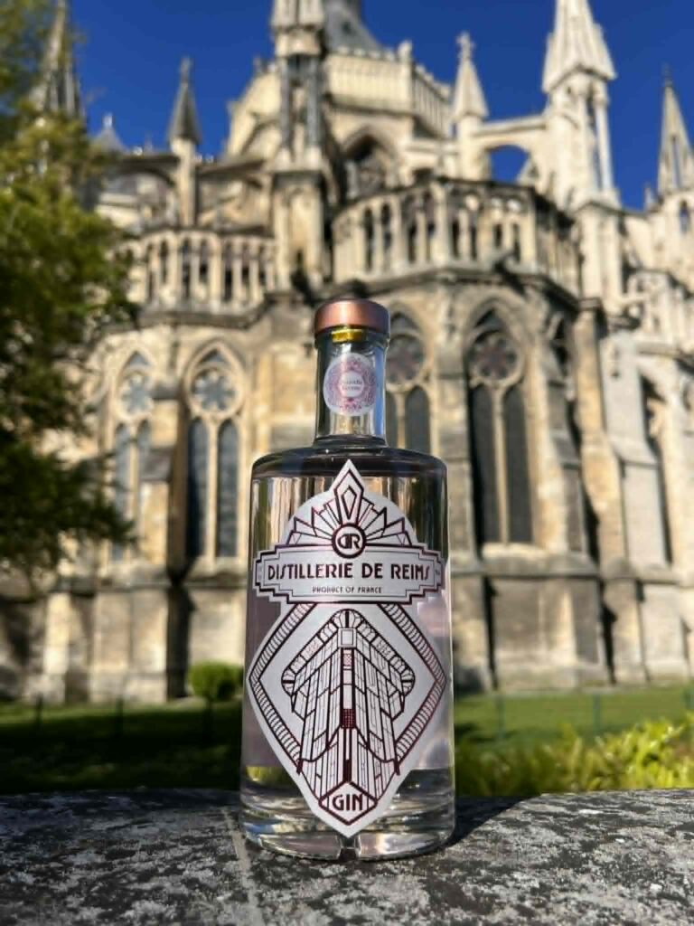 distillerie de Reims gin biscuit rose bouteille cathedrale