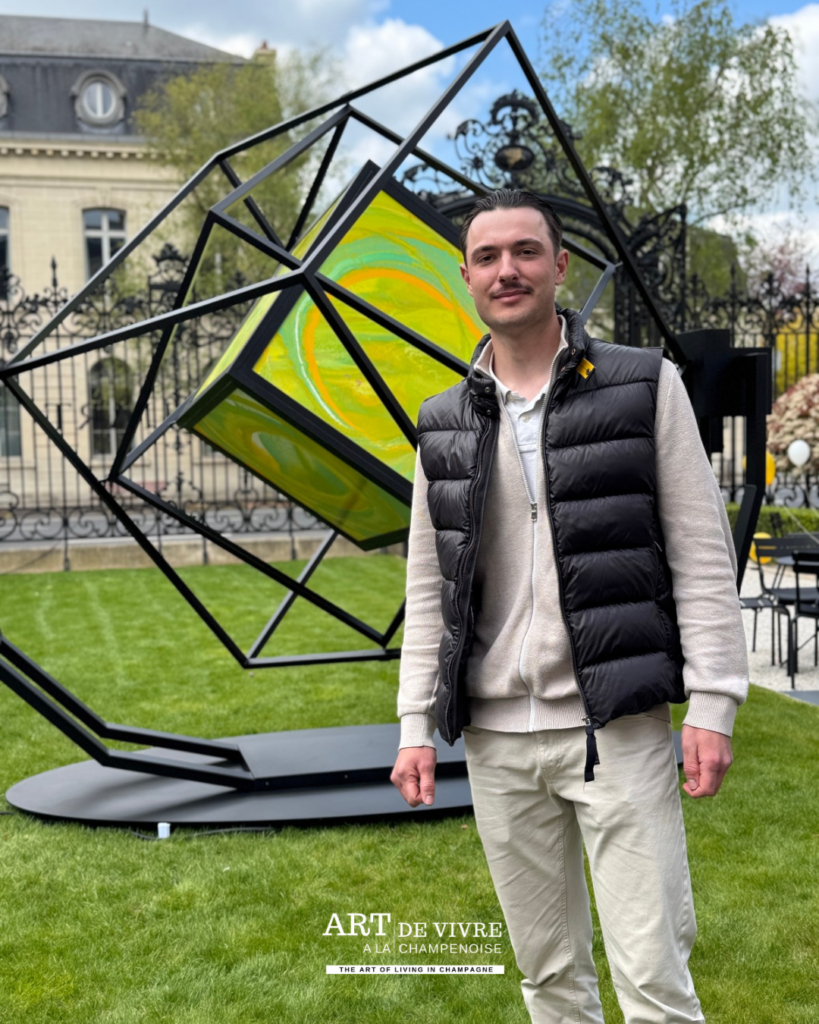 Œuvre Infinity Kube de Nathan Brasseur au Champagne Jacquart à Reims