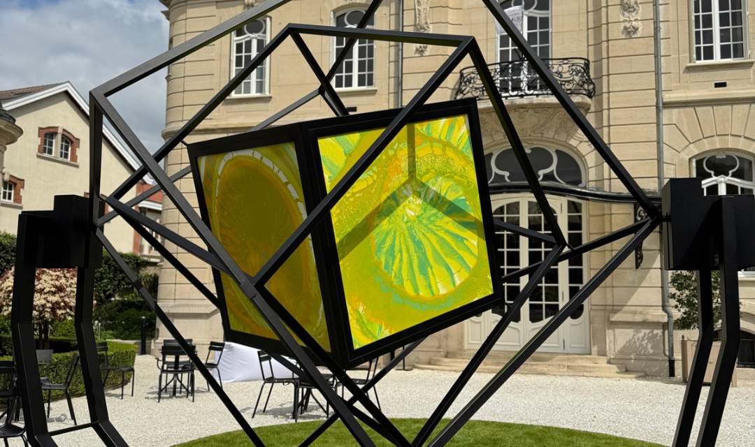 Champagne Jacquart à Reims : vernissage d’Infinity Cube et réouverture du pop-up store