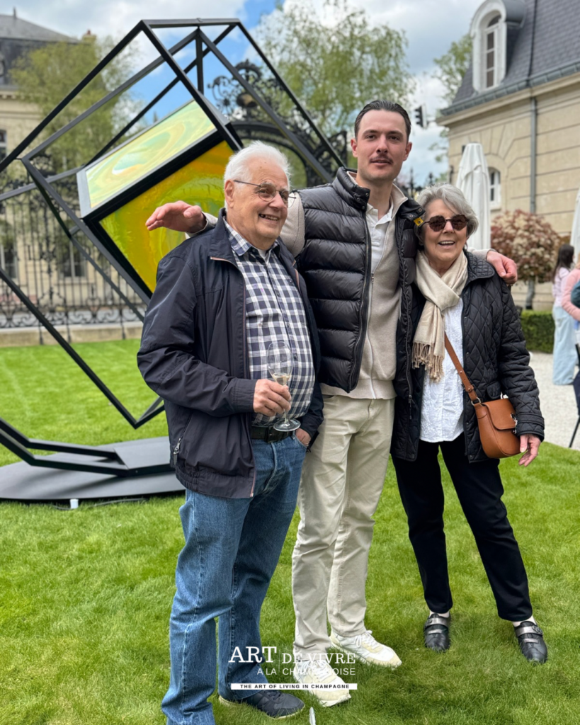 Vernissage Infinity Kube au Champagne Jacquart à Reims en présence du public et des parents de Nathan Brasseur