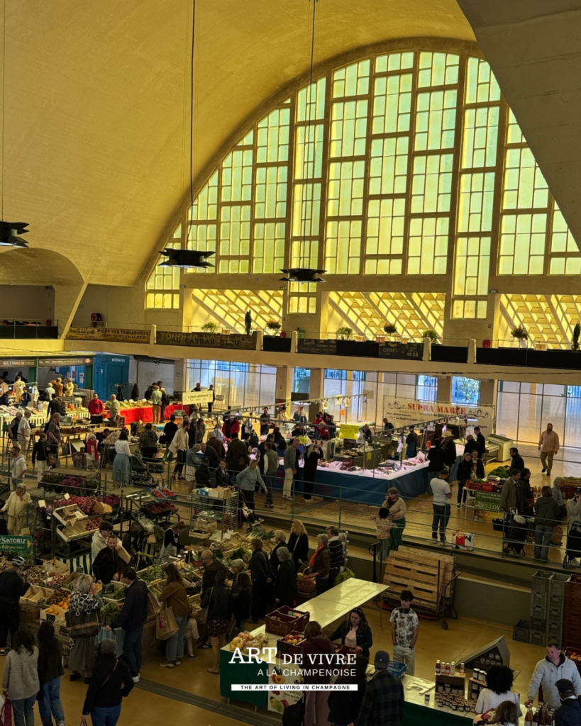 Vue intérieure Halles Boulingrin lumière orangée