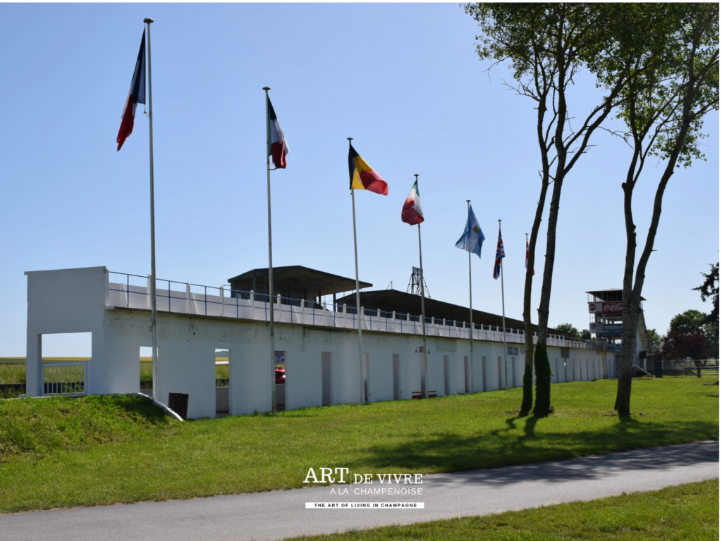 Tribunes Circuit de reims-Gueux