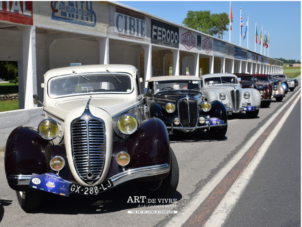 Delahaye stationnée au Circuit de Gueux