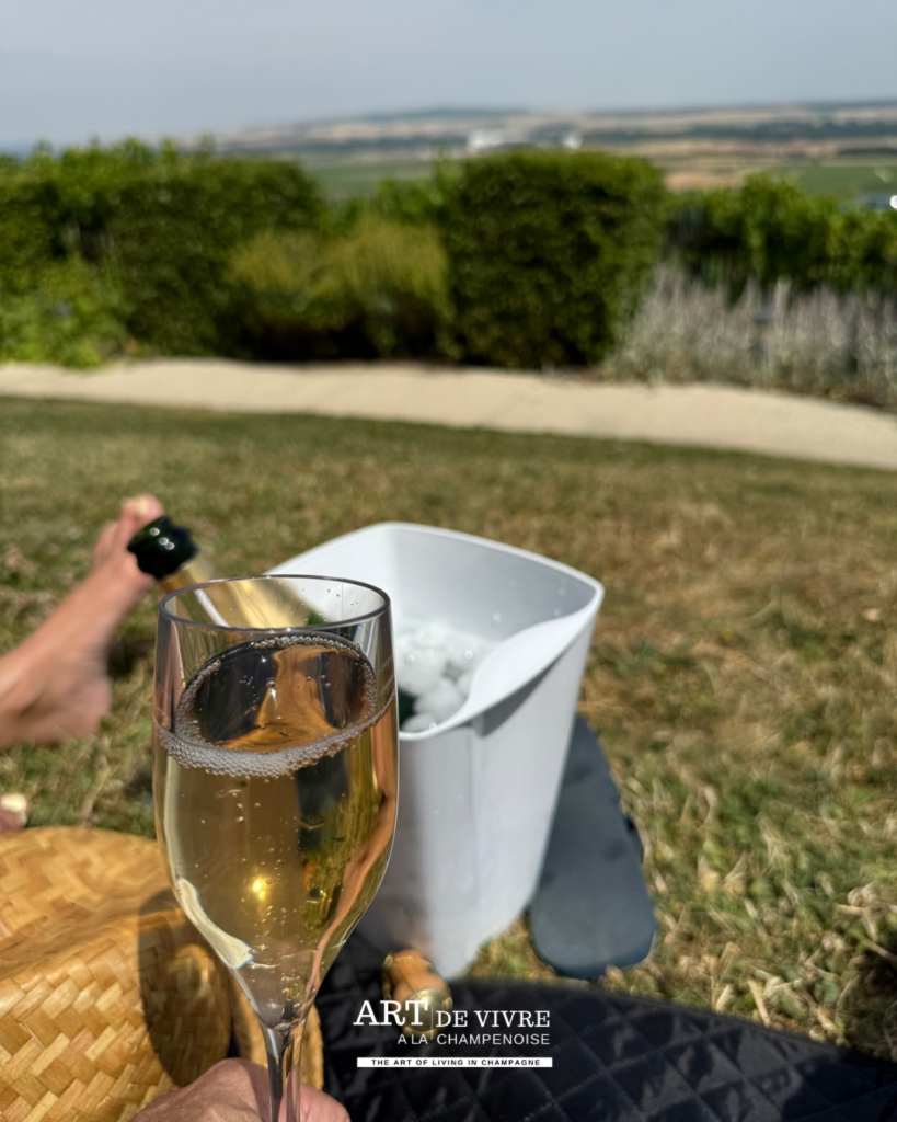 Champagne et vue depuis le phare de Verzenay