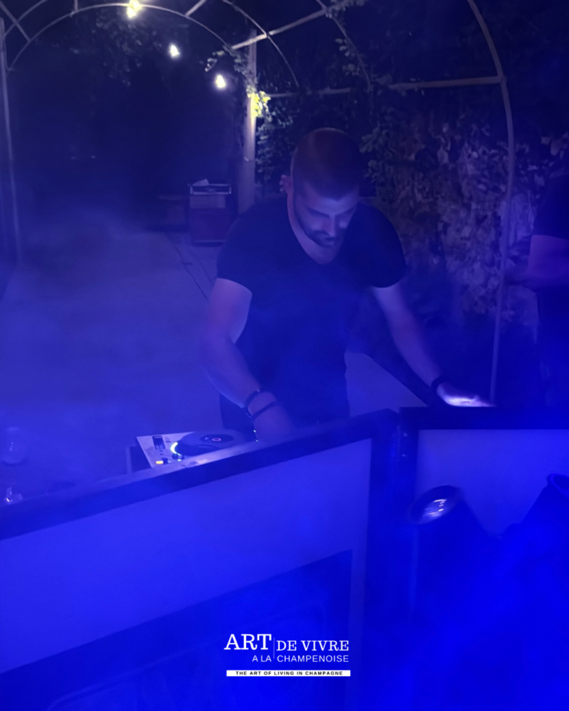 DJ mixing Dom'Péro Hautvillers soirée champagne Parc Pierre Cheval