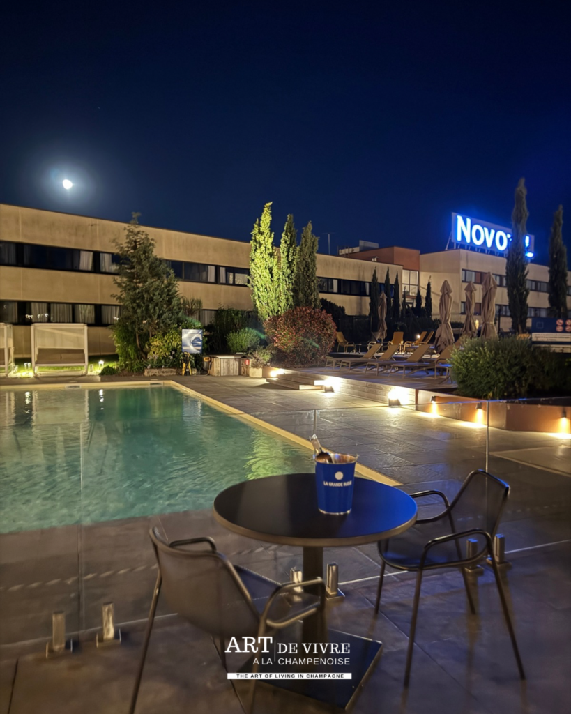 piscine exterieure guinguette tinqueux novotel