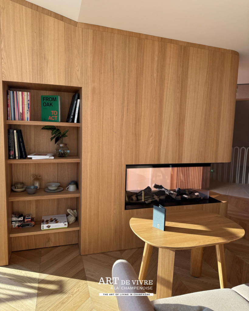 Design intérieur du rooftop Le 3 signé Champagne Thiénot 