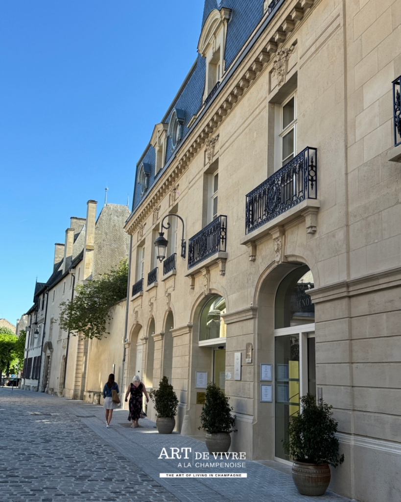 Bar à champagne Le 3 par Champagne Thiénot à Reims