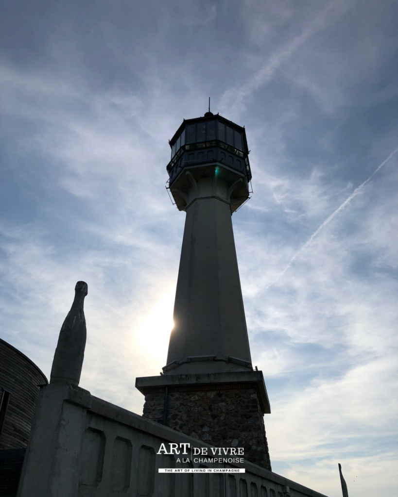 Phare de Verzenay au milieu du vignoble champenois