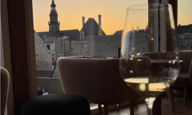 Le 3 : le rooftop rémois qui change les codes du bar à champagne