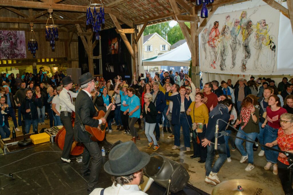 Art et Jazz dans ma cour à Hermonville, entre concerts de jazz et expositions d'art