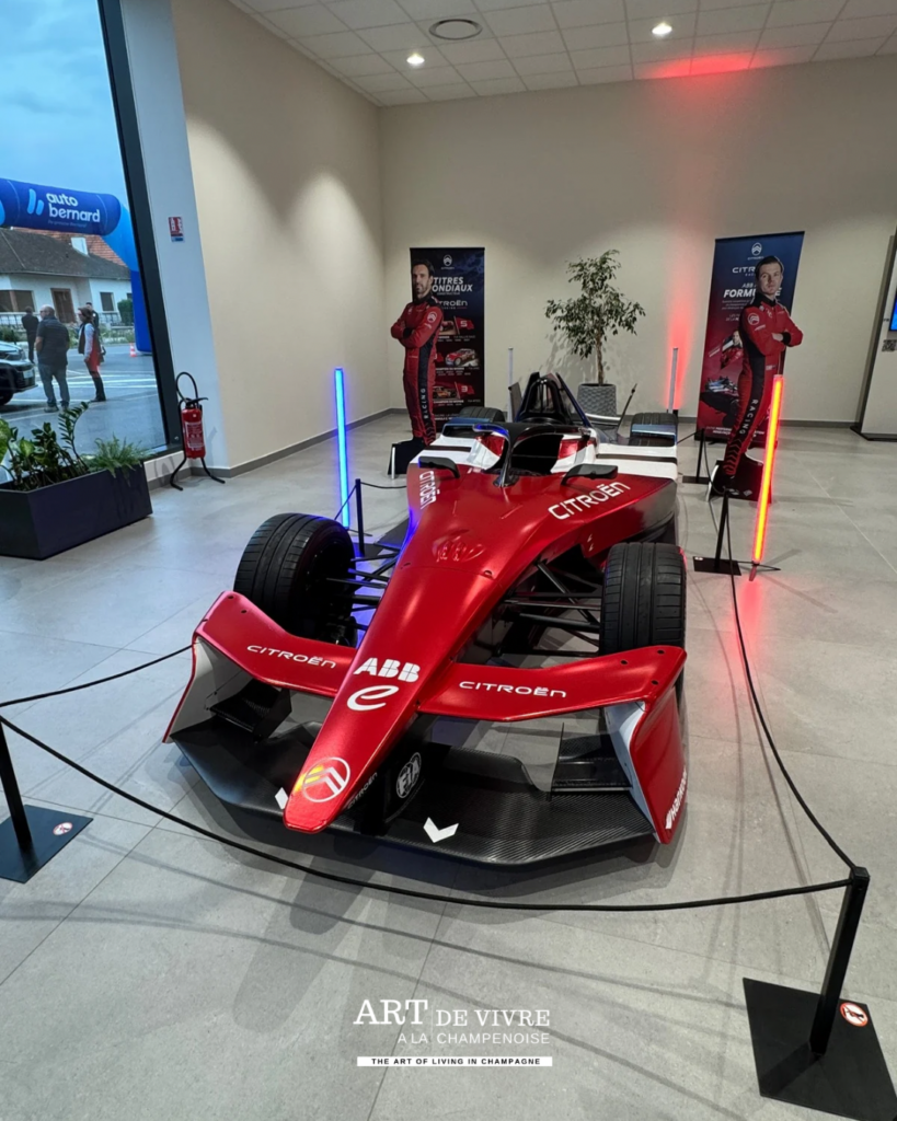 Monoplace Formula E Citroën exposée au pôle Auto Bernard