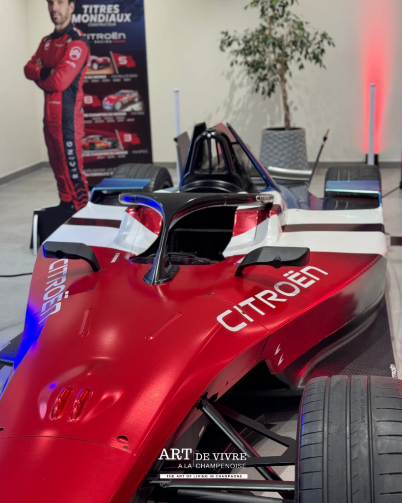 Monoplace Formula E Citroën exposée au pôle Auto Bernard 2