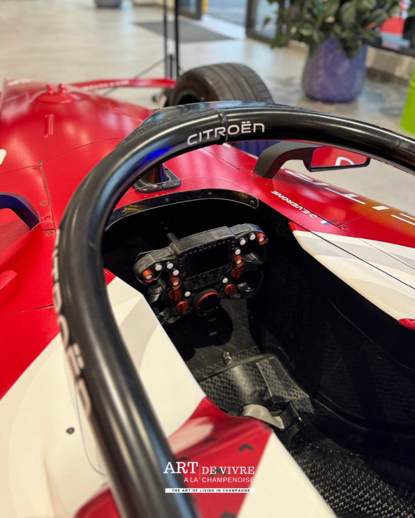 Habitacle de la Formula E Citroën dévoilé aux visiteurs lors de l'événement