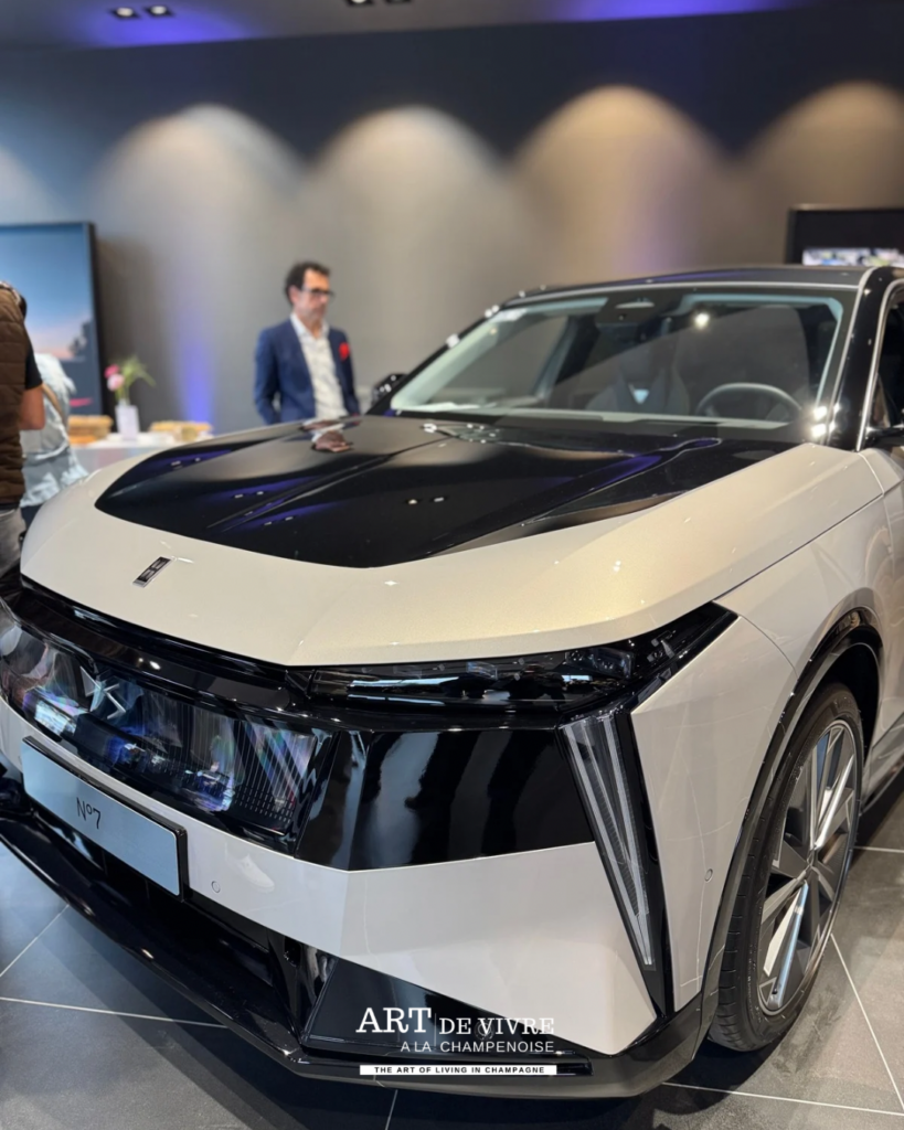 Présentation de la nouvelle DS N°7 bicolore lors de l'inauguration Auto Bernard