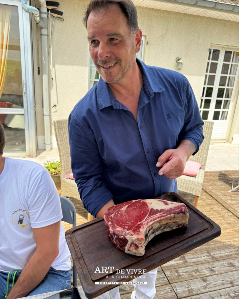 Bertrand Agutte sait recevoir avec une belle côte de boeuf