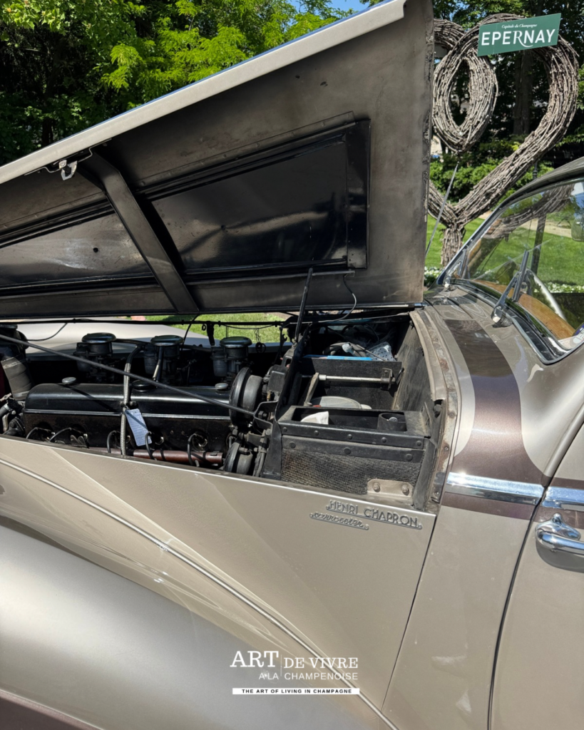 Voiture de collection française à Épernay