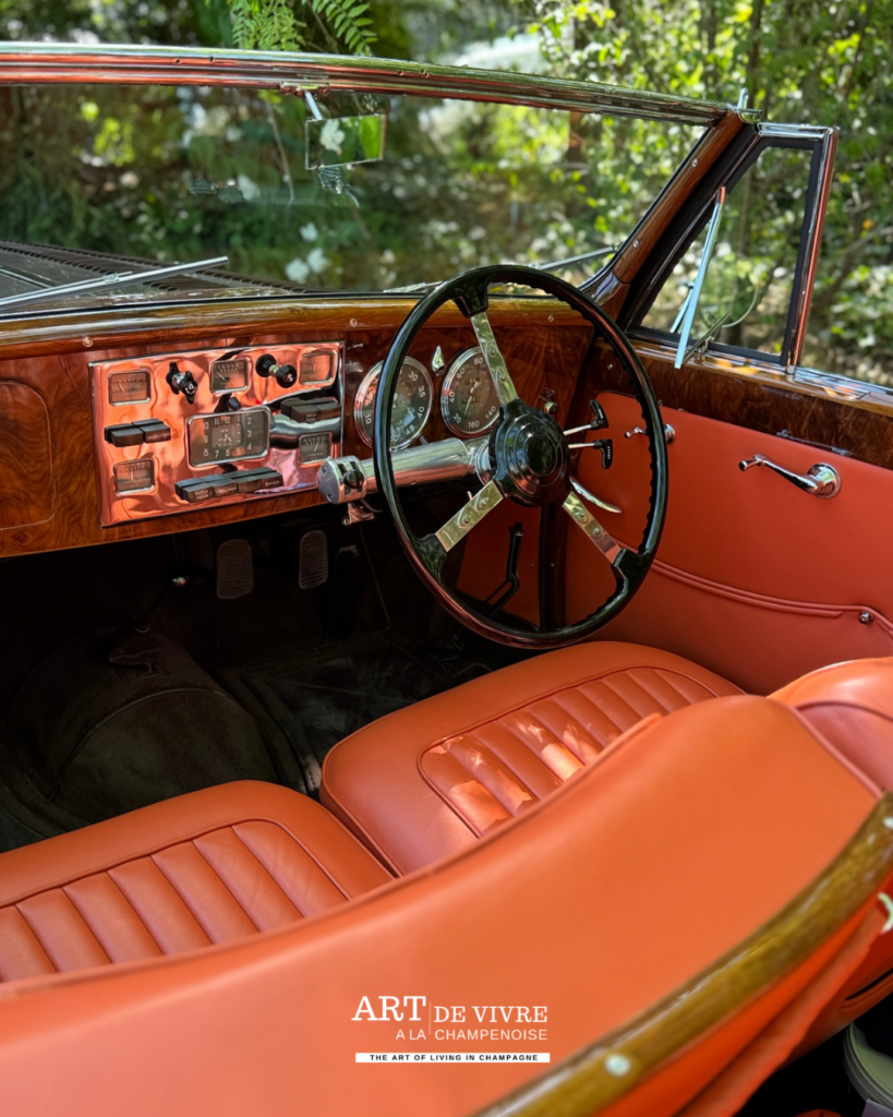 Intérieur Hermes ancienne Delahaye en Champagne