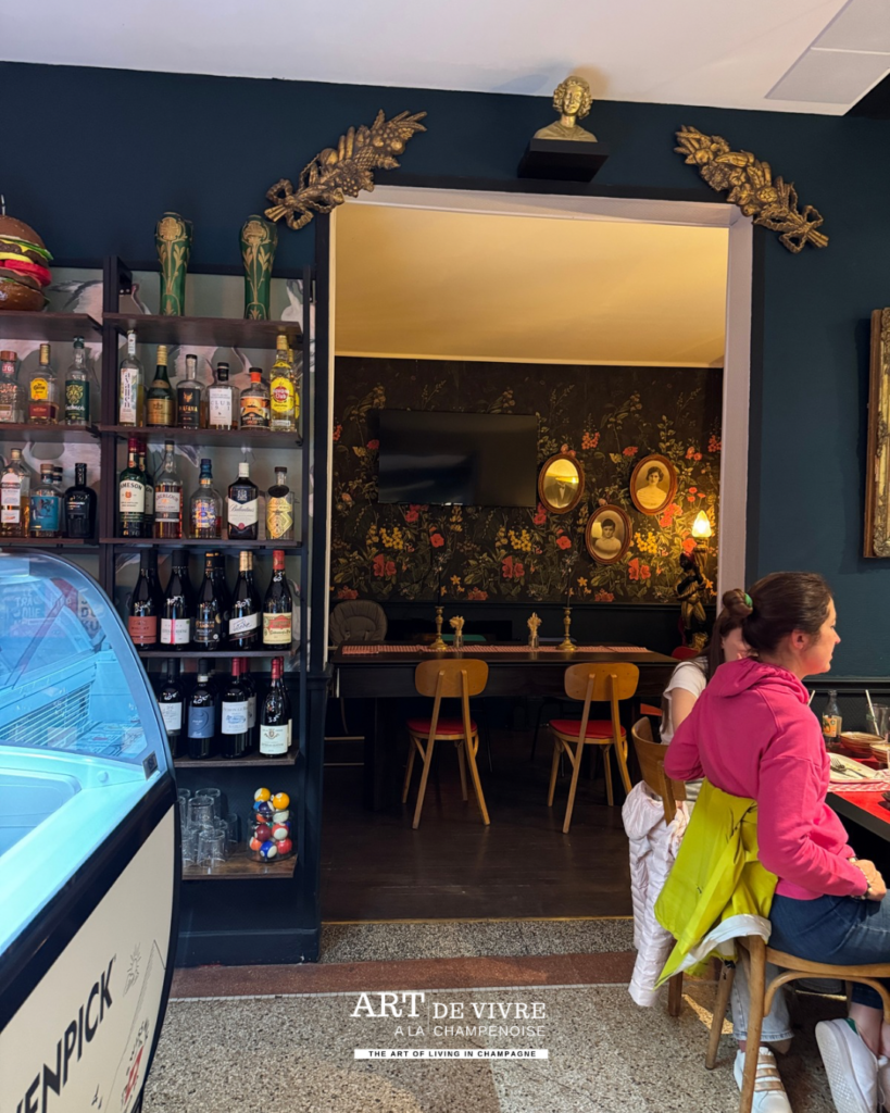 salle de la crêperie Chez Paulette,  Boulingrin Reims 2