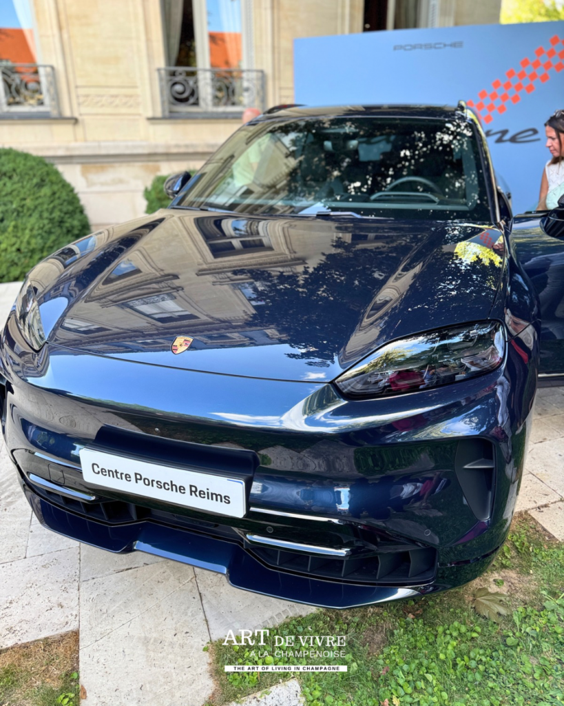 Porsche Cayenne Electric dans l’hôtel particulier Roederer 2
