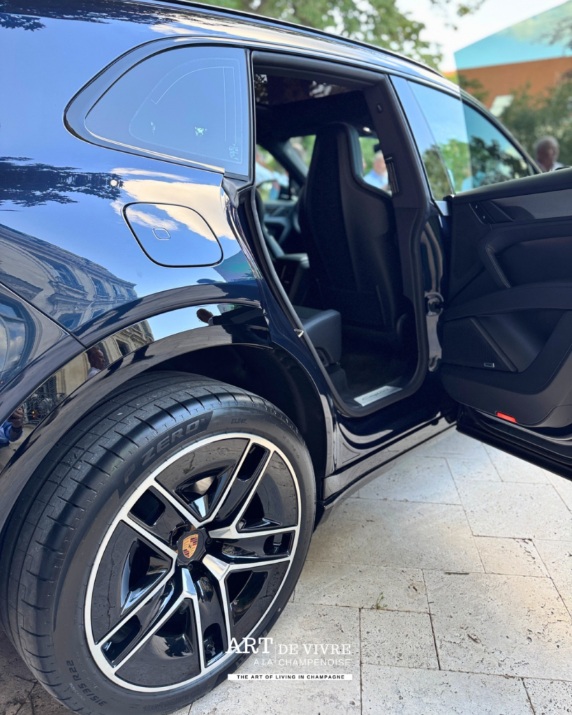 Place arrière Porsche Cayenne Electric 