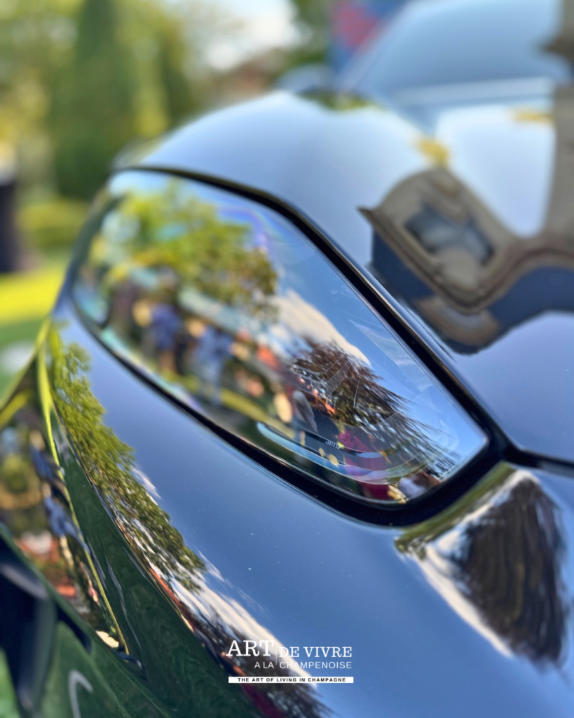 détail feu avant Porsche Cayenne Electric