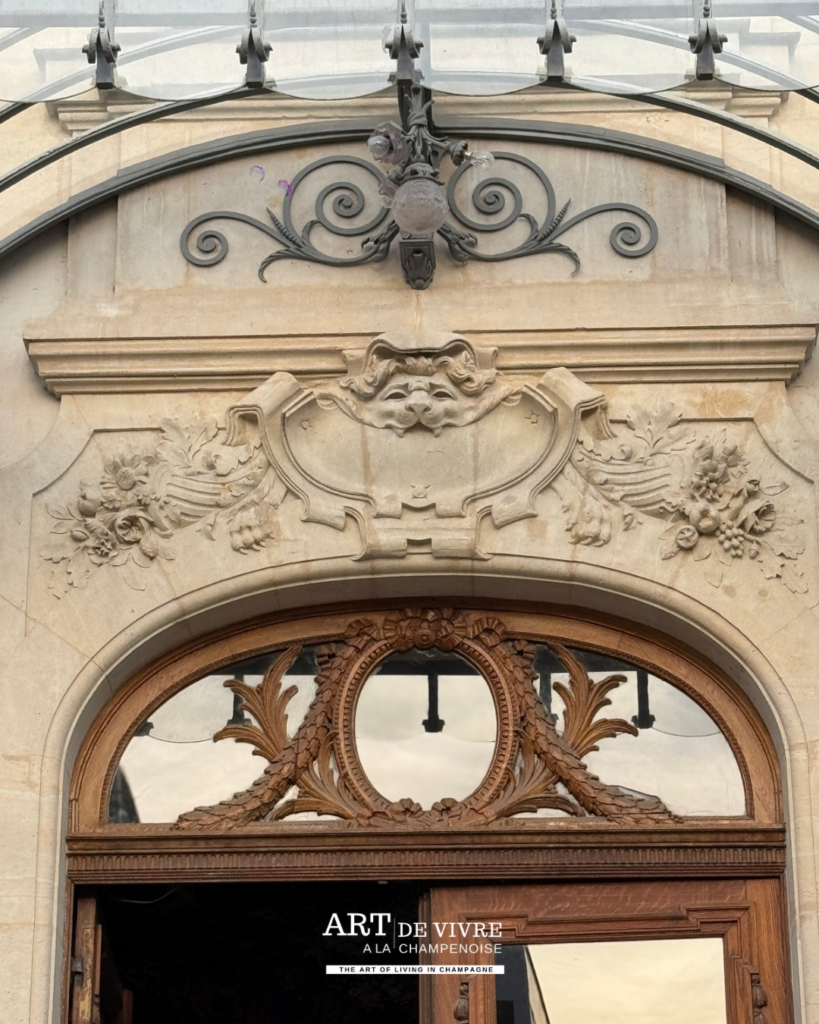 Motif porte d'entrée Hôtel Particulier Louis Roederer 