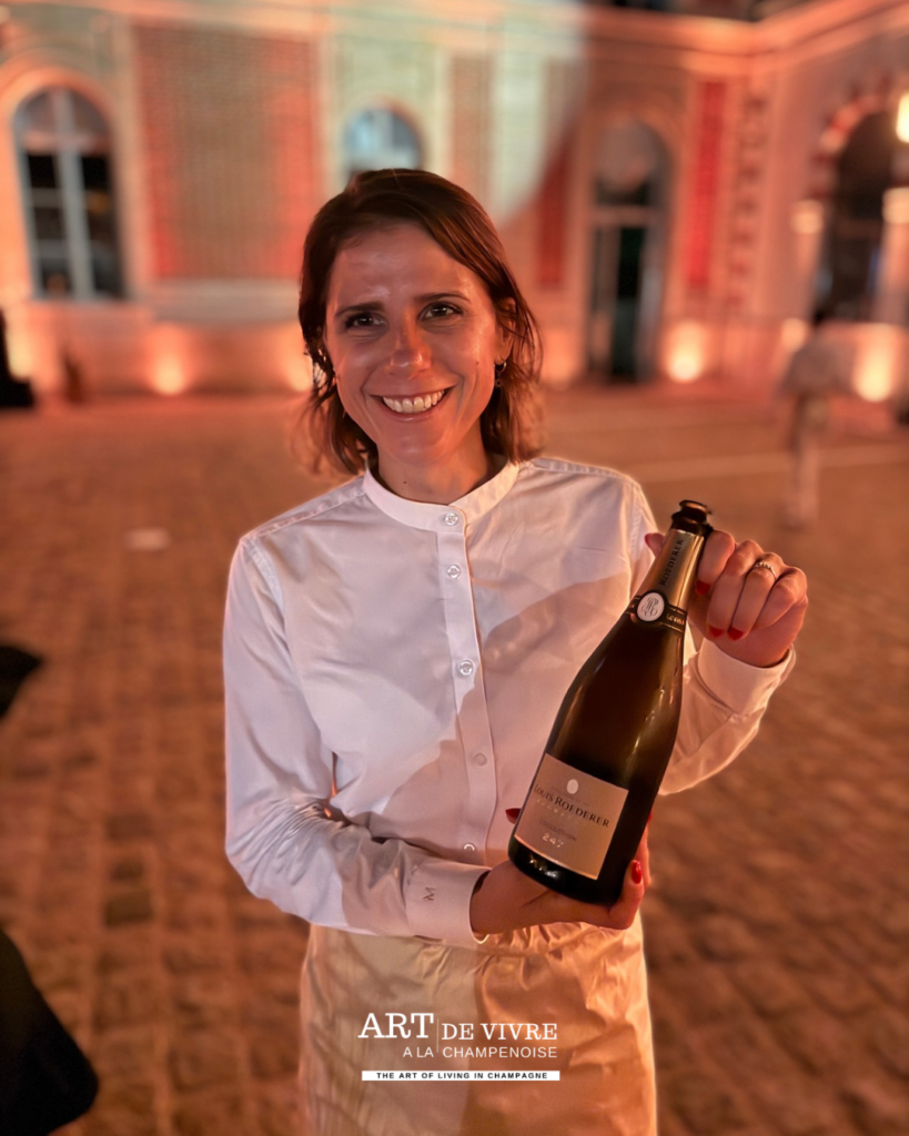 Mélanie Arnould Arbane au service pour les 250 ans Louis Roederer