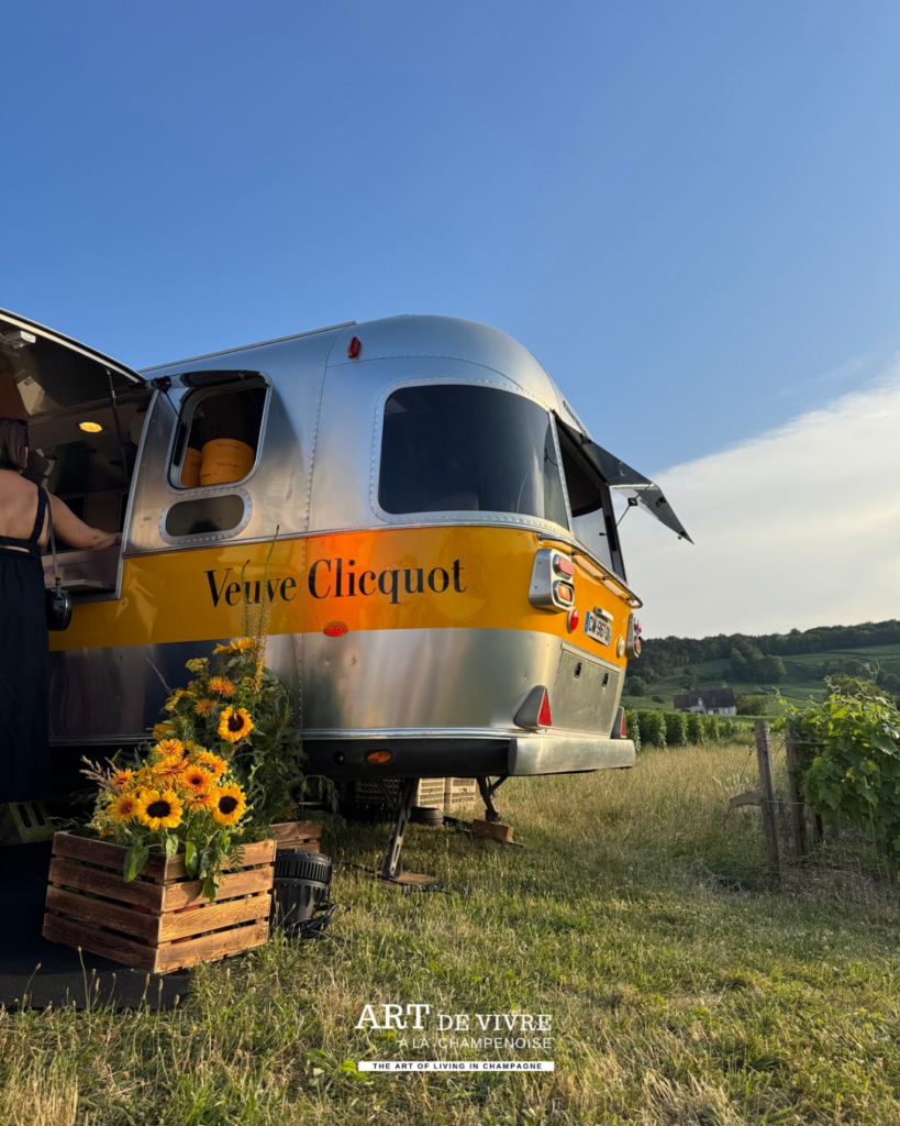 Caravane Airstream Veuve Clicquot à Sacy Summer