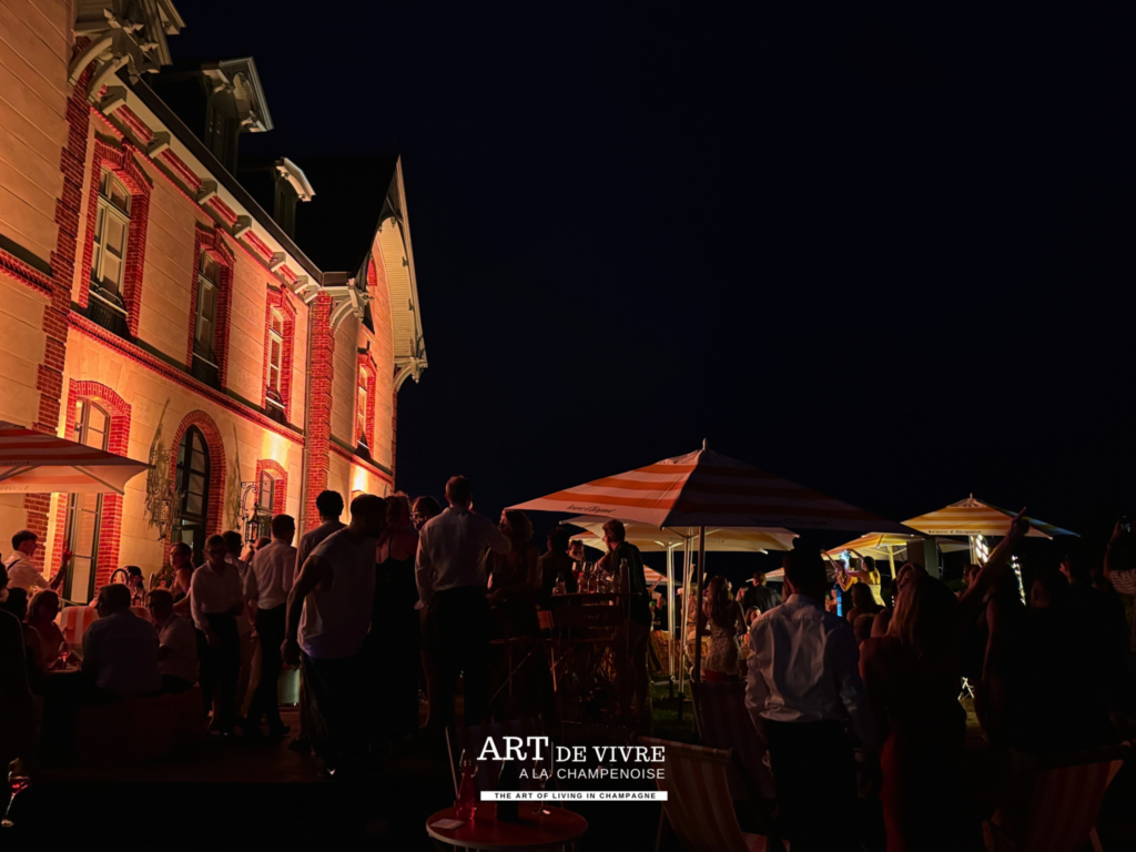 Terrasse de nuit du Château de Sacy pour Sacy Summer 2