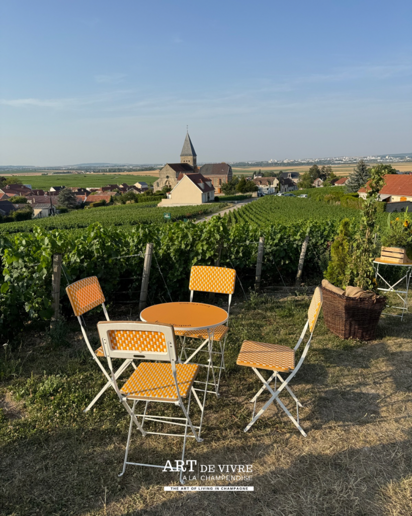 Extérieurs du Château de Sacy aux couleurs Veuve Clicquot