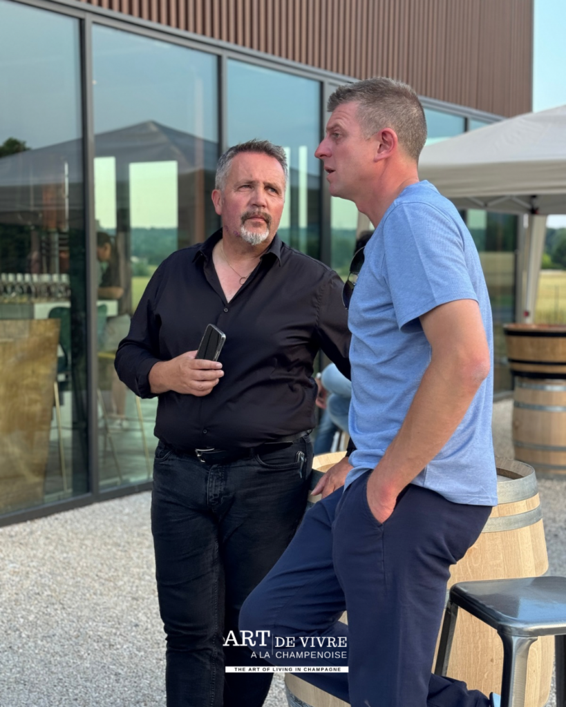 Échanges entre vignerons autour des essais de vinification
