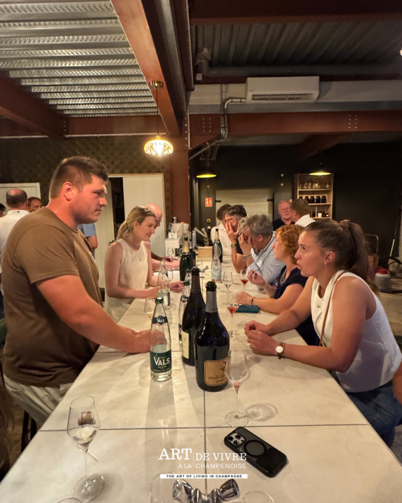 Convivialité et partage autour des cuvées des vignerons chez Calomène et Palobec