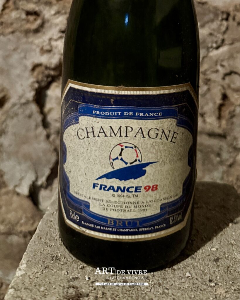 Etiquette Bouteille collector Champagne France 98 créée pour célébrer la victoire de l'équipe de France à la Coupe du Monde 1998.