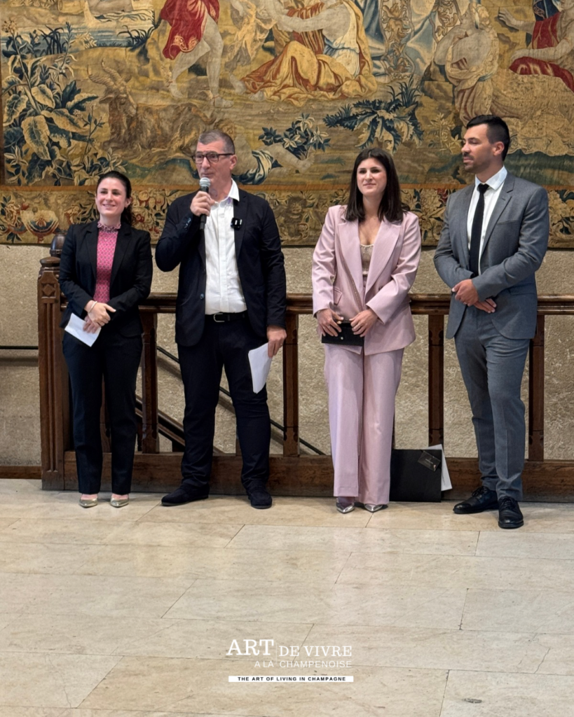 Giovanni Pace, fondateur de PACE Architectes Reims, et sa famille lors de la soirée inaugurale des 30 ans – © Art de Vivre à la Champenoise