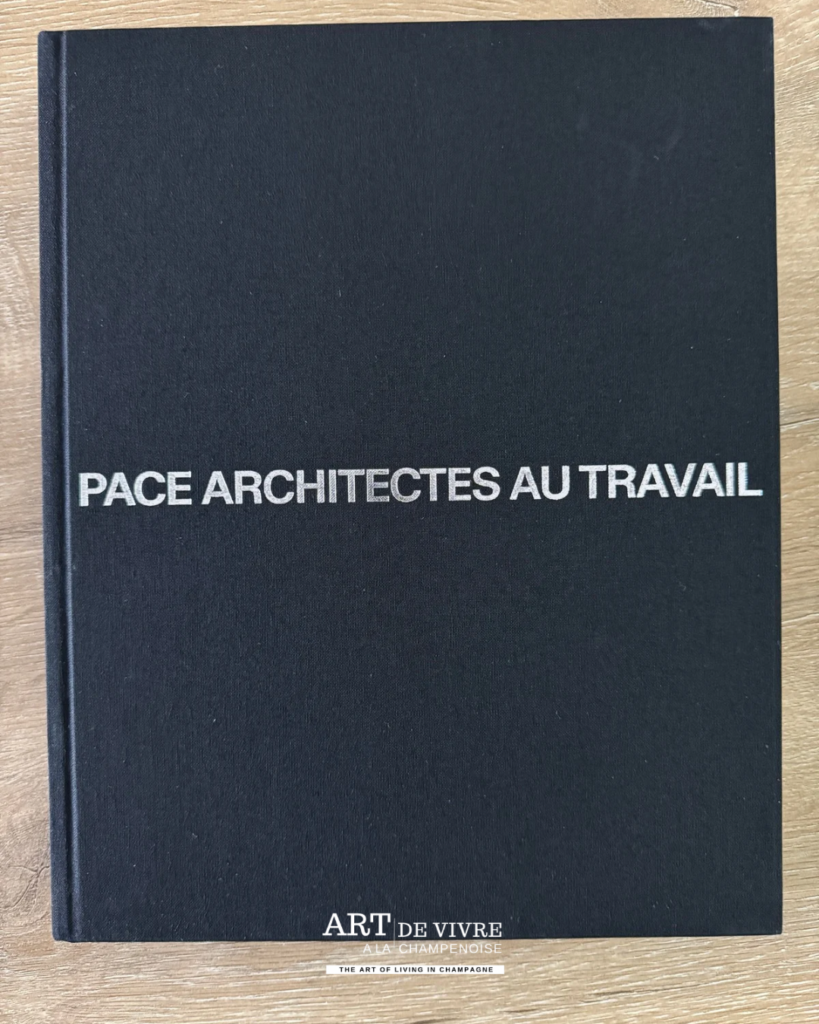 Couverture du livre edité par Pace Architectes pour les 30 ans de l'agence 