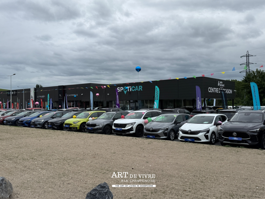 Vue extérieure du nouveau pôle automobile Auto Bernard rue de Reims à Dizy