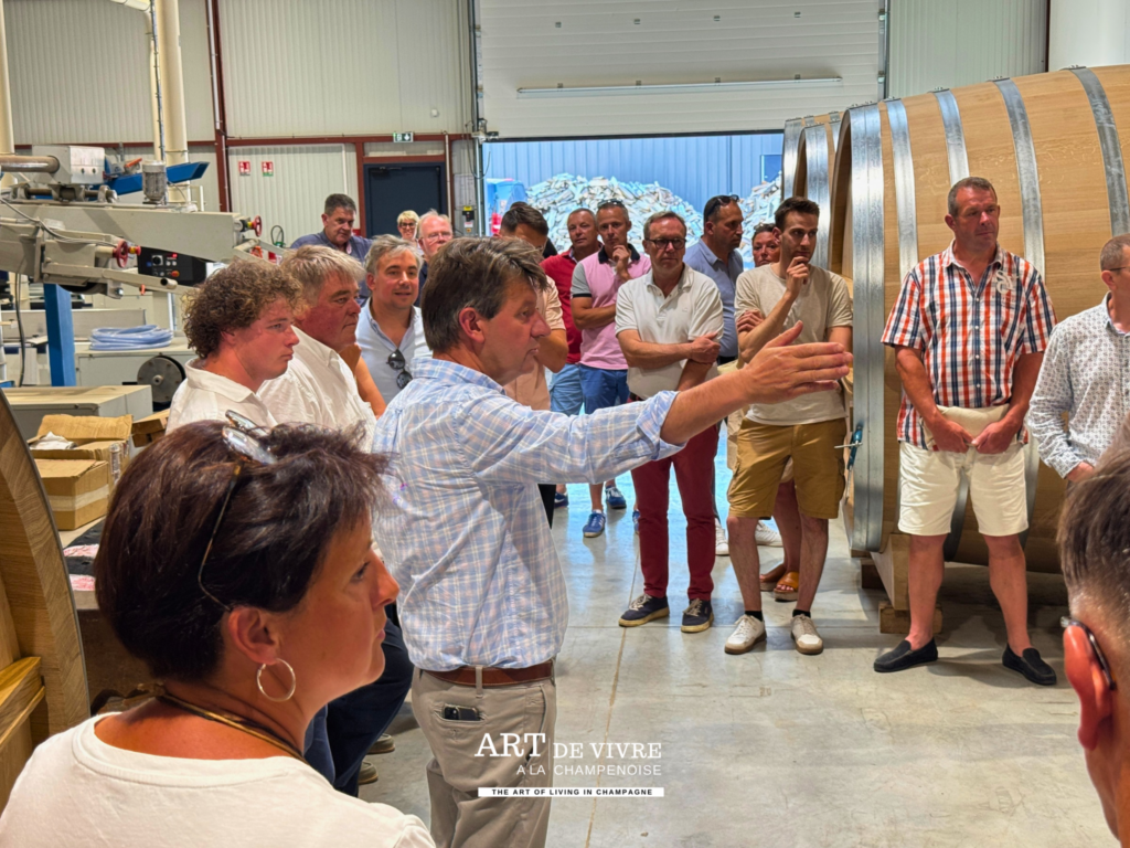 Jérôme Viard présente le savoir-faire de la Tonnellerie de Champagne