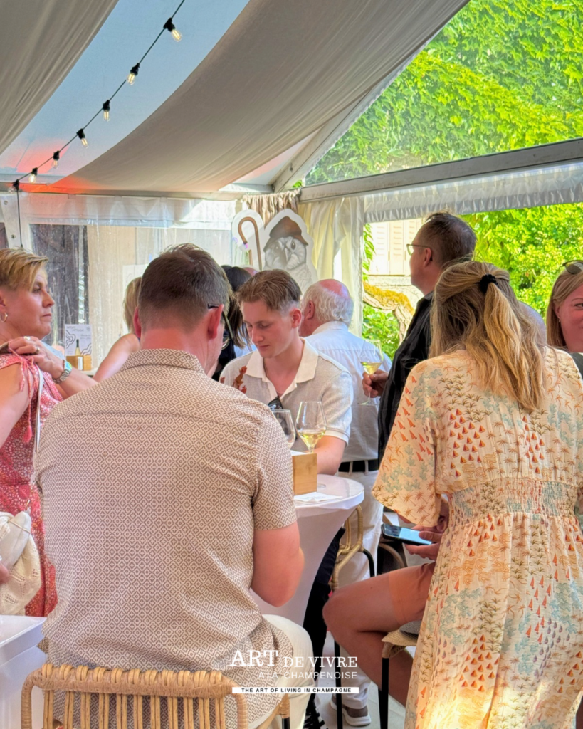 Les convives lors de la soirée de lancement.