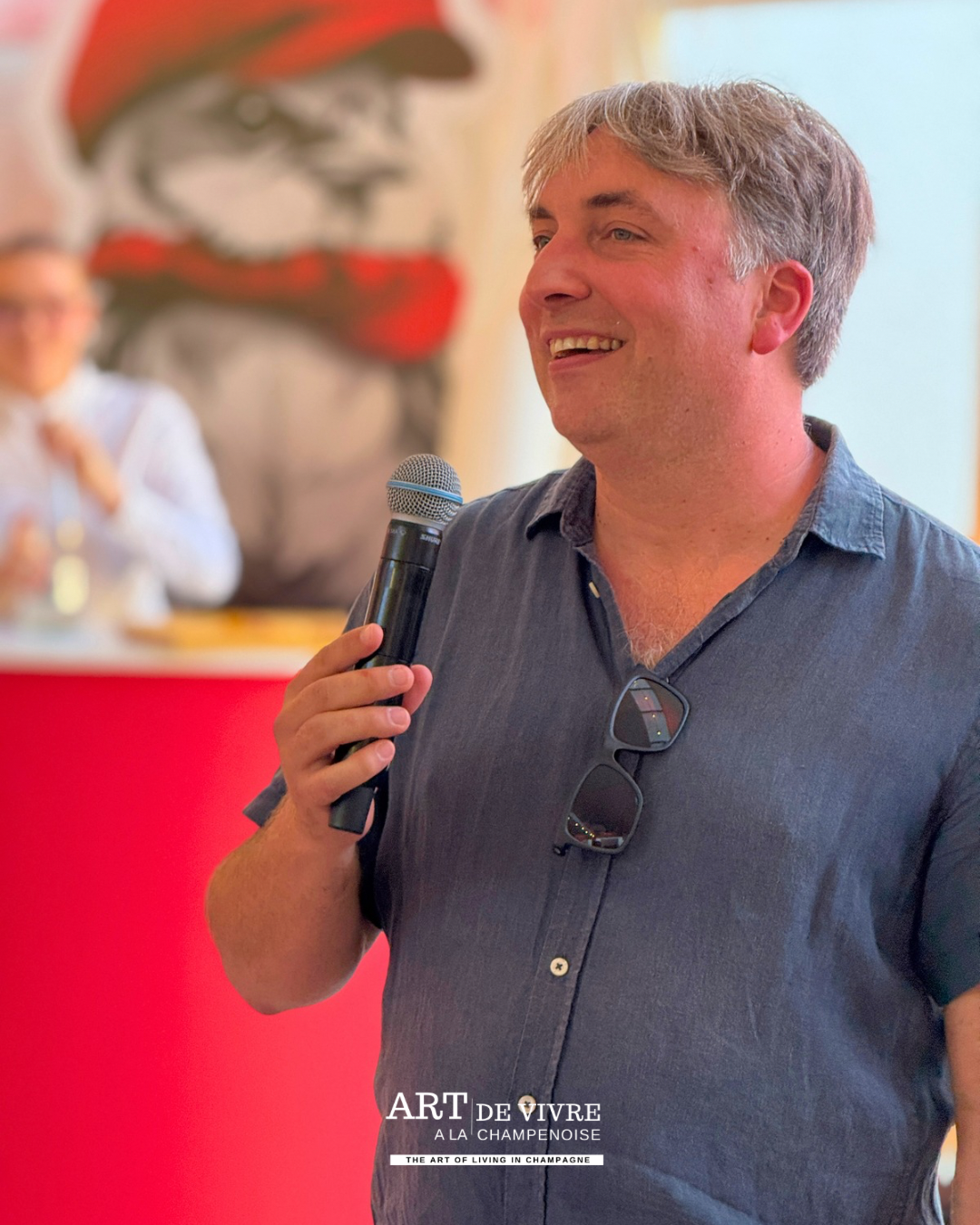 Thibault Soyer présente le Champagne Moineaux.