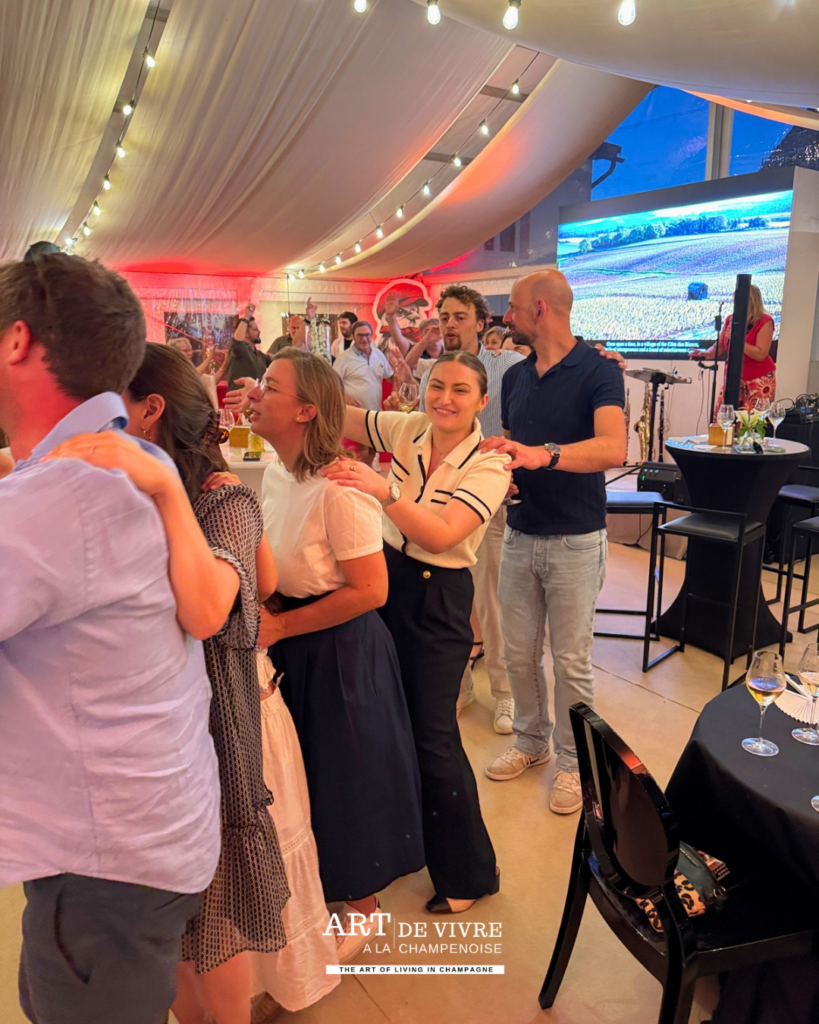 Ambiance conviviale au Champagne Moineaux 2 