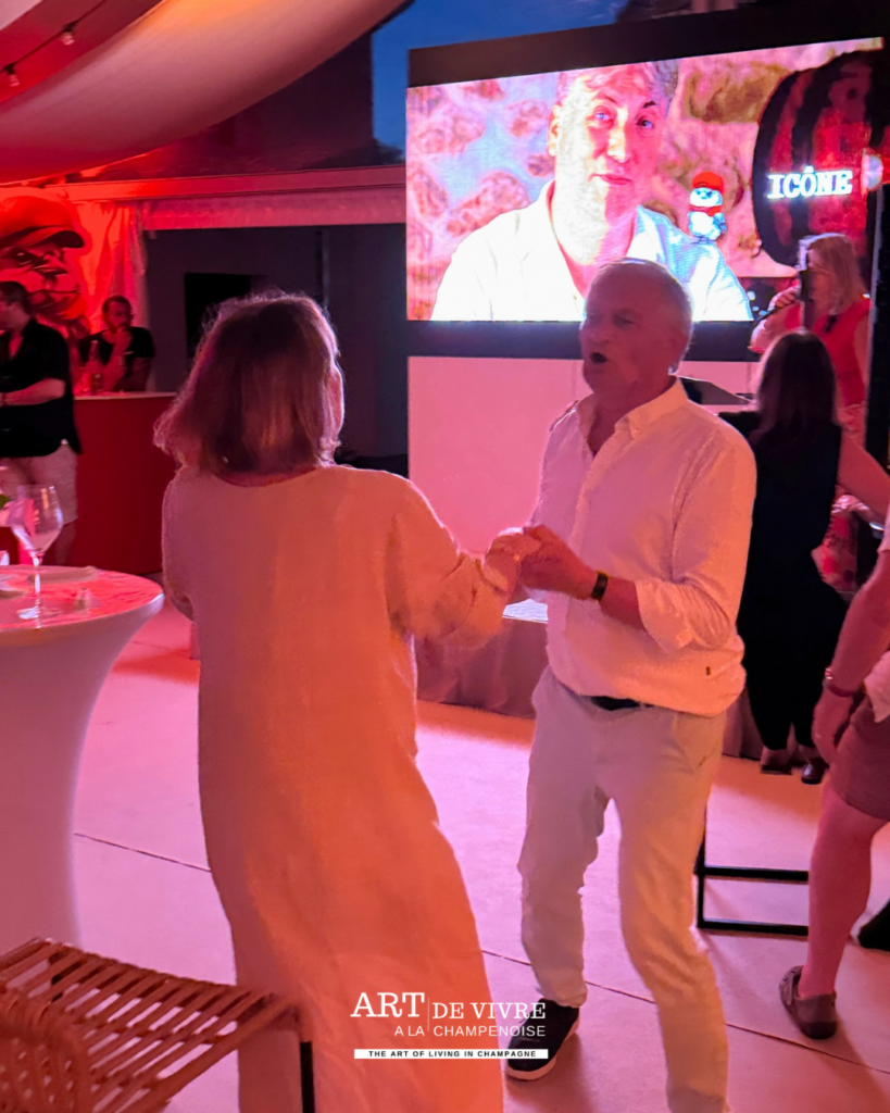 La famille moineaux apprécie la soirée de lancement du champagne Moineaux à chouilly 