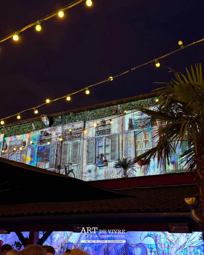 Soirée au Clos avec projections lumineuses sur les façades