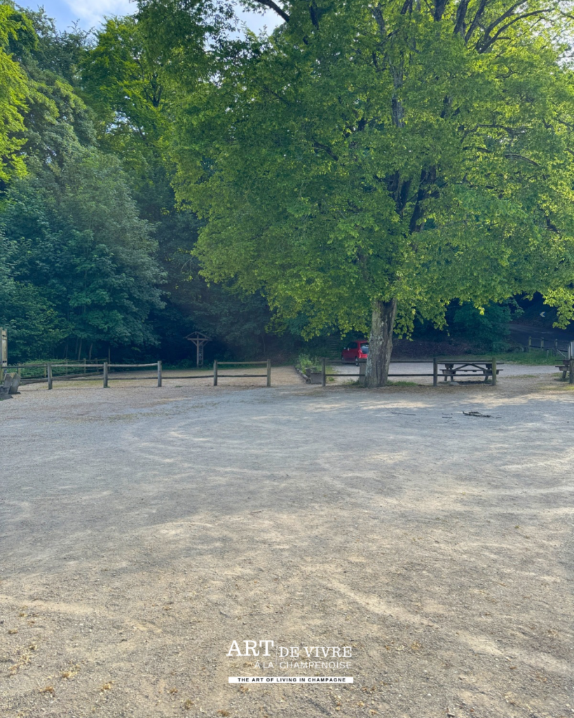 Terrain de pétanque et espaces verts du parc Vix à Avize