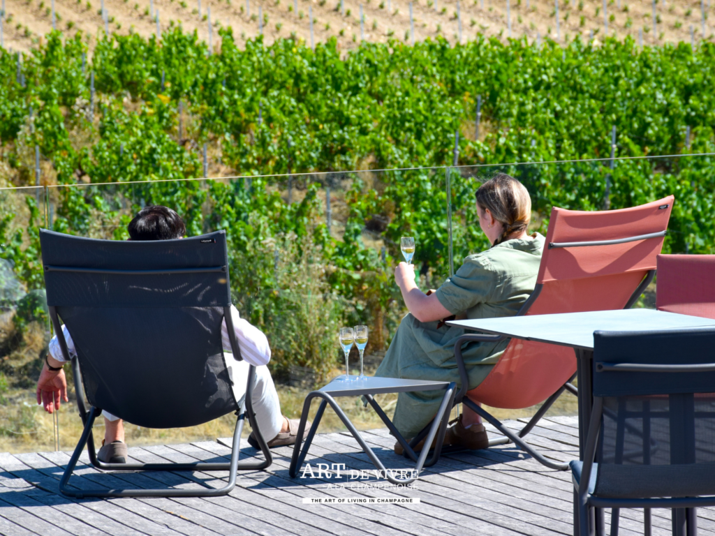 Moment de détente au bar à champagne de Pressoria